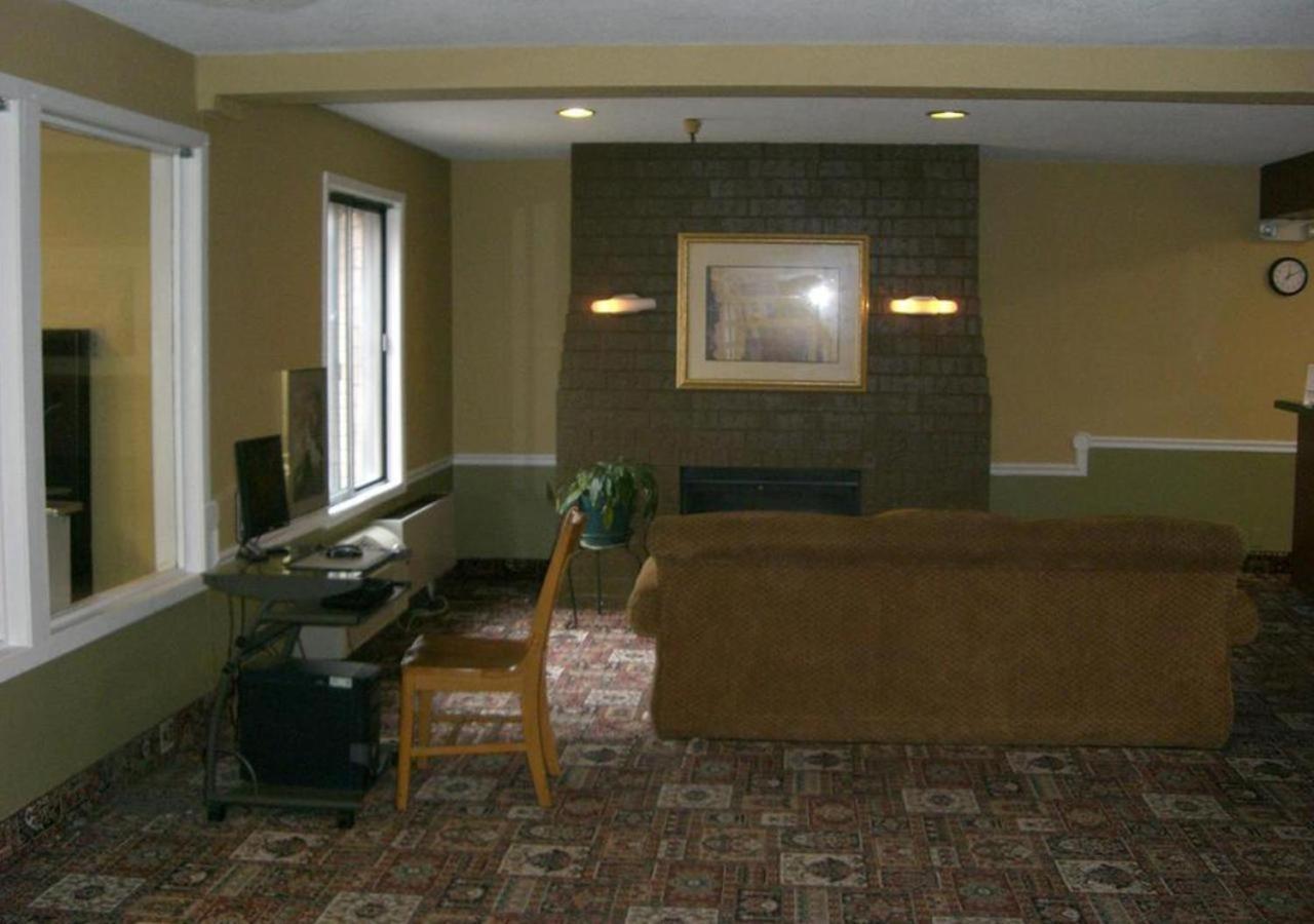 Norwood Inn Minneapolis ローズビル エクステリア 写真
